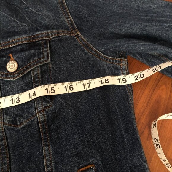 Women's Classic Jean Jacket - M - Picture 12 of 16
